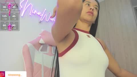 Snapshot of ninawong_ chatting on October 14, 7:27 pm Nina online show from October 14, 7:27 pm