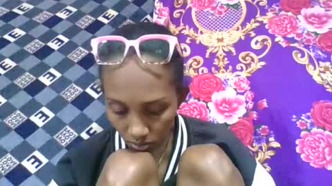 ninie246746 online show from July 15, 1:27 pm