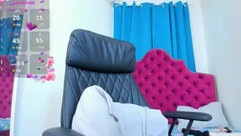 nina dee online show from December 3, 6:16 am