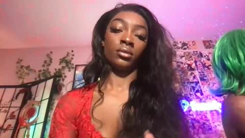 NIVIA WOLFE online show from December 14, 5:36 pm