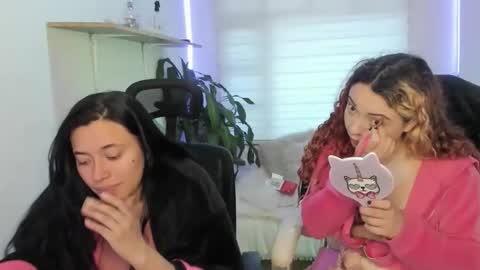 nixy_fresa online show from October 10, 11:59 am