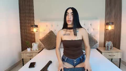 NATHALIA MORENO online show from June 20, 12:20 pm