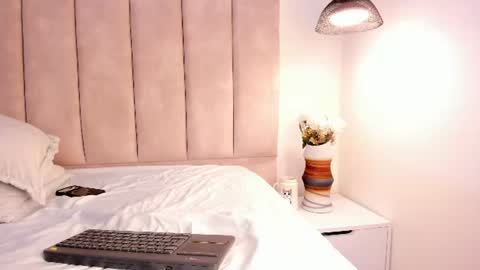 noa_perez_ online show from August 1, 2:30 pm