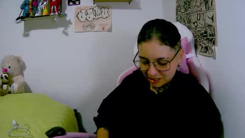 noah hehim    online show from March 13, 3:19 am