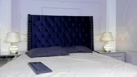 noahlux online show from April 18, 8:31 pm