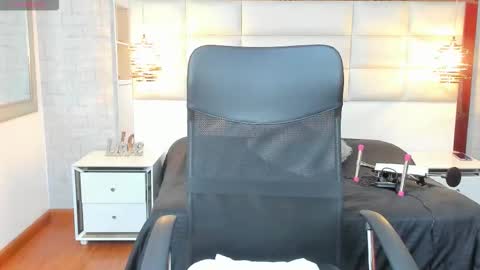 Snapshot of nohemi_louse chatting on September 10, 10:10 pm  Nohemi   online show from September 10, 10:10 pm