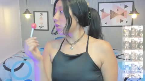 Snapshot of nohemi_louse chatting on March 8, 7:29 pm  Nohemi   online show from March 8, 7:29 pm