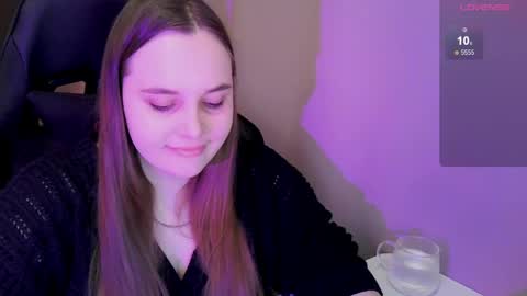 noir_ember_ online show from April 21, 4:47 pm