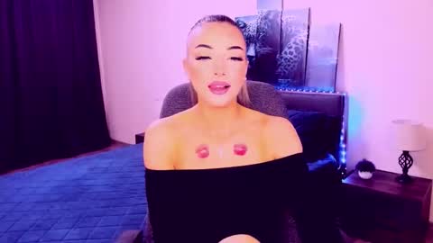 NoraSun online show from November 11, 6:38 pm