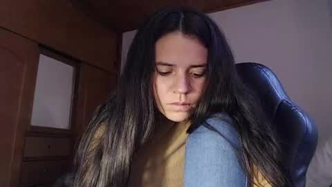 noreen_ online show from July 9, 6:54 pm