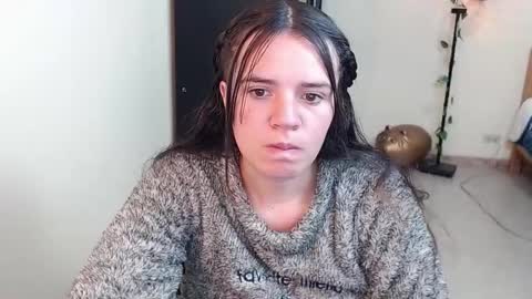 noreen_ online show from December 19, 3:08 pm