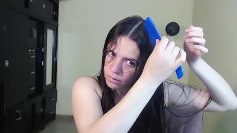 noreen_ online show from February 7, 4:56 pm