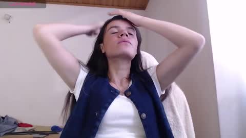 noreen_ online show from December 4, 4:41 pm