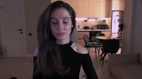 Hazel online show from September 14, 1:42 pm