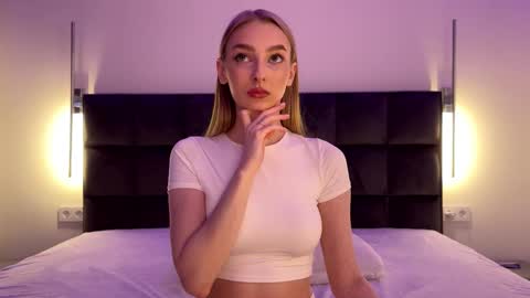 Goldie online show from October 27, 5:41 pm