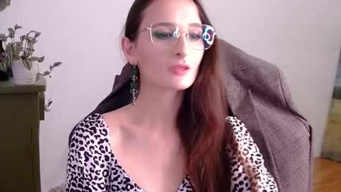 nova_mystic online show from October 15, 1:25 pm