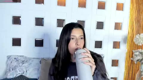 nova_velveet online show from April 17, 10:23 pm