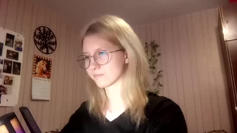 Sari  It is my first day  online show from March 17, 2:10 pm