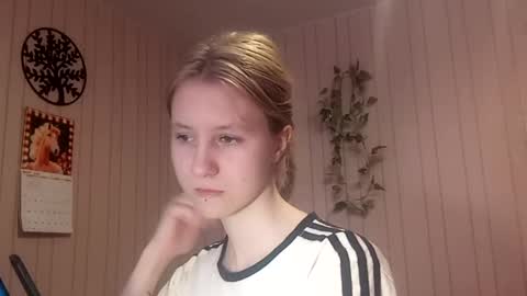 Sari  It is my first day  online show from March 16, 2:10 pm