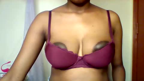 happie online show from January 11, 7:52 pm