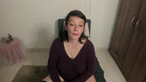 nuit_rose online show from July 18, 1:09 am