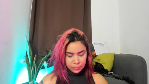 Nia online show from November 13, 4:44 am