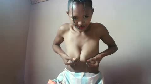 nympholinha online show from February 18, 5:20 am