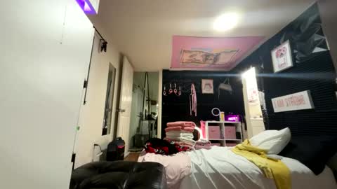 nymphomaticbaby online show from January 18, 3:25 am