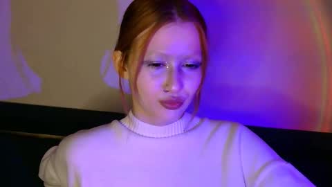 nyra_thira online show from December 14, 1:44 am