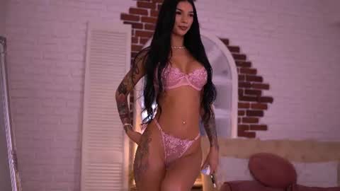 Nyssa online show from August 8, 6:27 pm