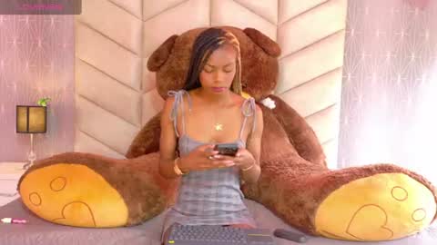 nyxvelvet1 online show from August 4, 7:20 pm