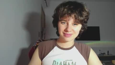 Evie online show from December 4, 3:03 pm