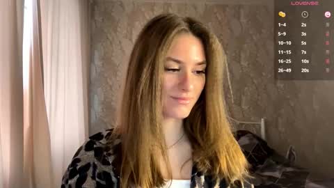 Mia online show from January 14, 9:03 am