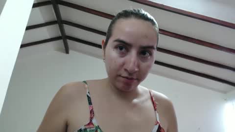 Snapshot of odette_brigh_ chatting on February 17, 10:38 pm Val online show from February 17, 10:38 pm