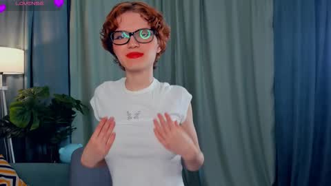 Snapshot of odettechurchwell chatting on September 20, 4:44 am Eli online show from September 20, 4:44 am