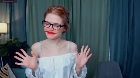 Snapshot of odettechurchwell chatting on September 17, 4:32 am Eli online show from September 17, 4:32 am