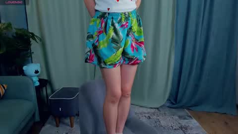 Snapshot of odettechurchwell chatting on September 19, 4:44 am Eli online show from September 19, 4:44 am