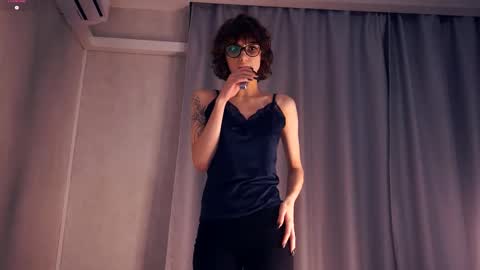 Thea online show from November 25, 7:15 pm