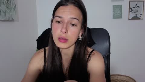 ohanna_ online show from February 6, 10:46 pm