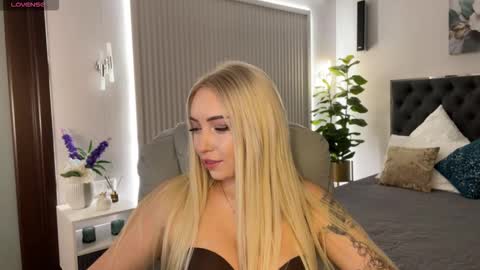 Emma online show from December 2, 2:02 am