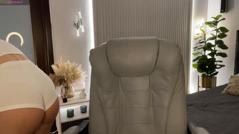 Emma online show from March 10, 1:20 am