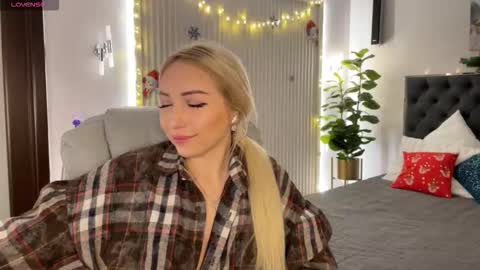 Emma online show from December 22, 1:09 am