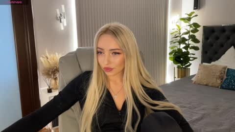 Emma online show from March 31, 2:11 am