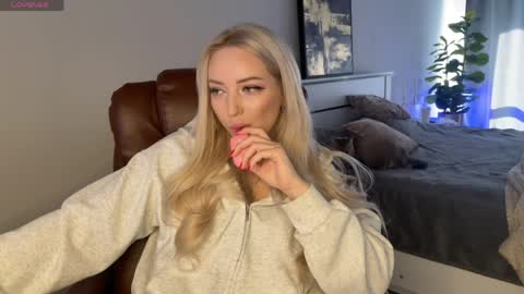 Emma online show from May 14, 1:55 am