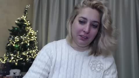 Snapshot of ohsweetiren chatting on December 23, 7:28 am Iren online show from December 23, 7:28 am