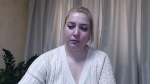 Snapshot of ohsweetiren chatting on March 7, 7:08 am Iren online show from March 7, 7:08 am