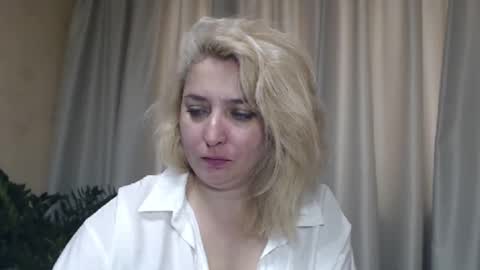 Snapshot of ohsweetiren chatting on September 17, 6:11 am Iren online show from September 17, 6:11 am