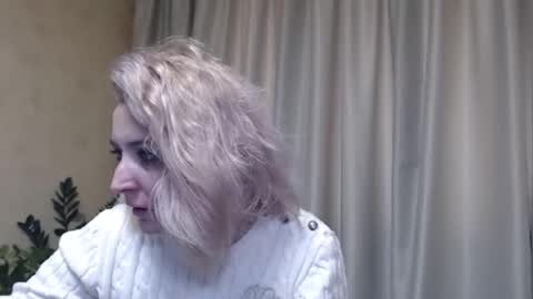 Snapshot of ohsweetiren chatting on January 15, 7:37 am Iren online show from January 15, 7:37 am