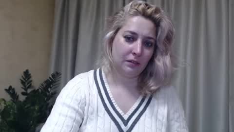 Snapshot of ohsweetiren chatting on January 30, 7:18 am Iren online show from January 30, 7:18 am