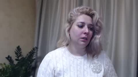 Snapshot of ohsweetiren chatting on February 7, 7:07 am Iren online show from February 7, 7:07 am